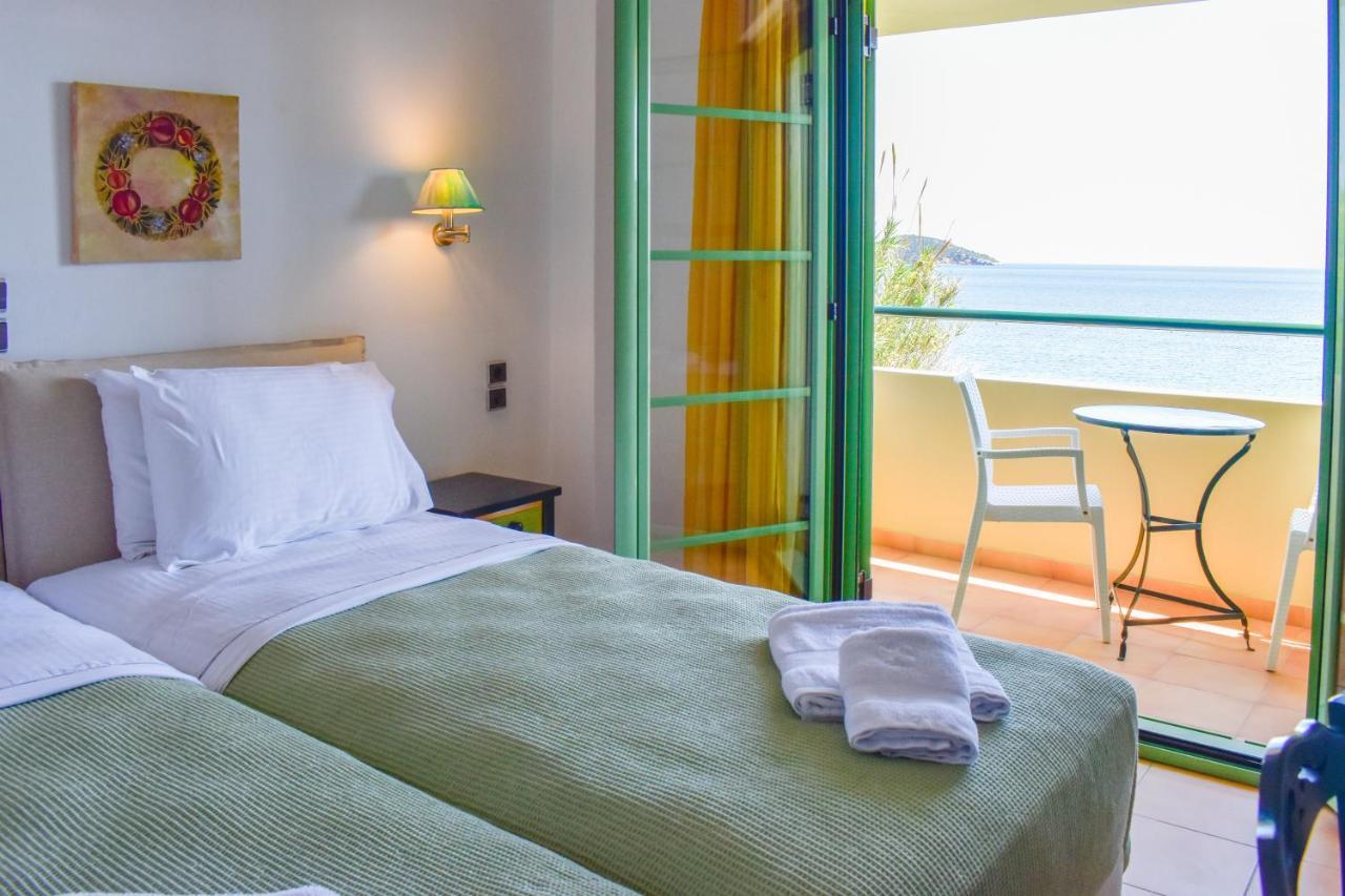 Hotel Dafni Skiathos Town Exterior photo