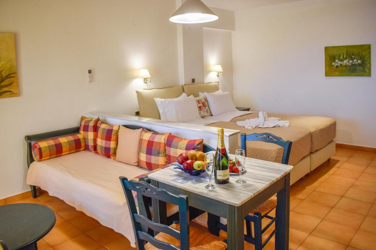 Hotel Dafni Skiathos Town Exterior photo