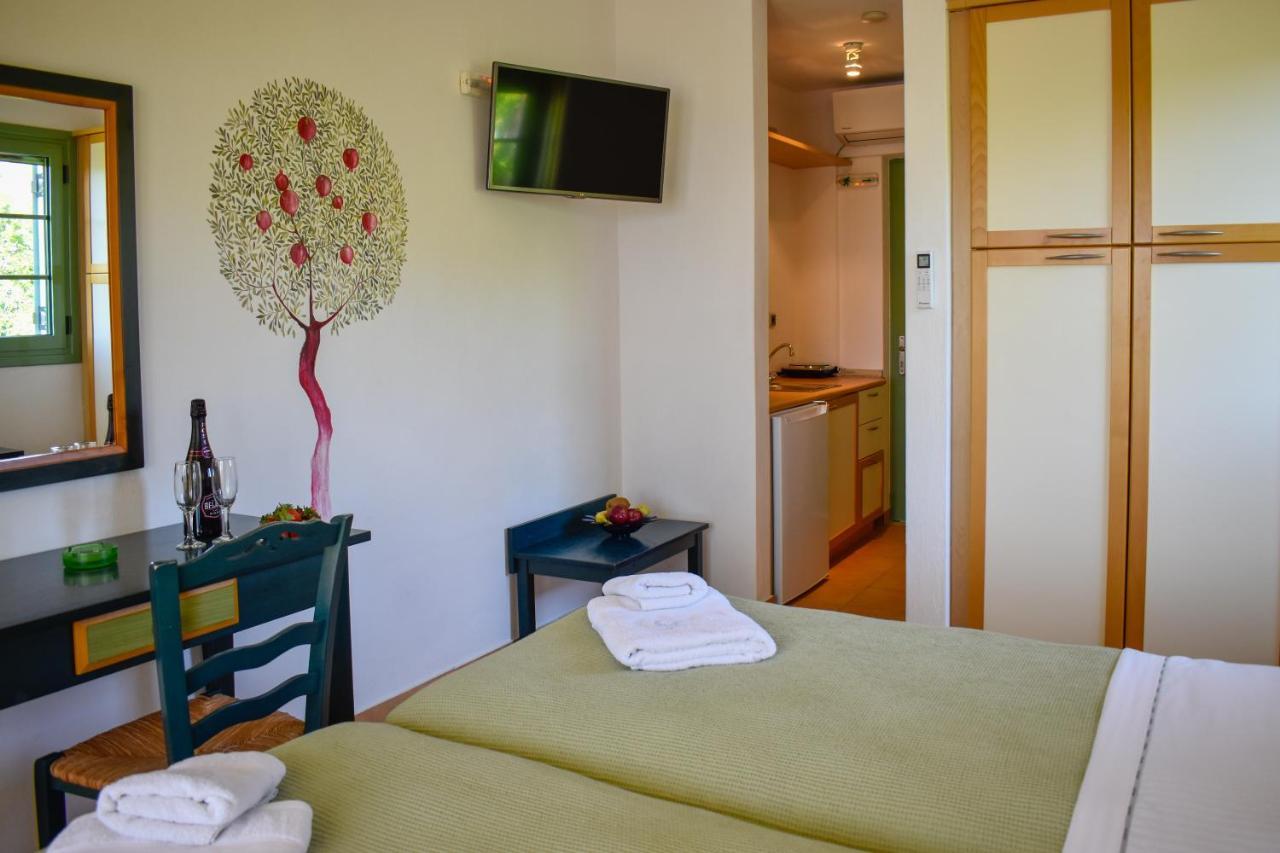 Hotel Dafni Skiathos Town Exterior photo