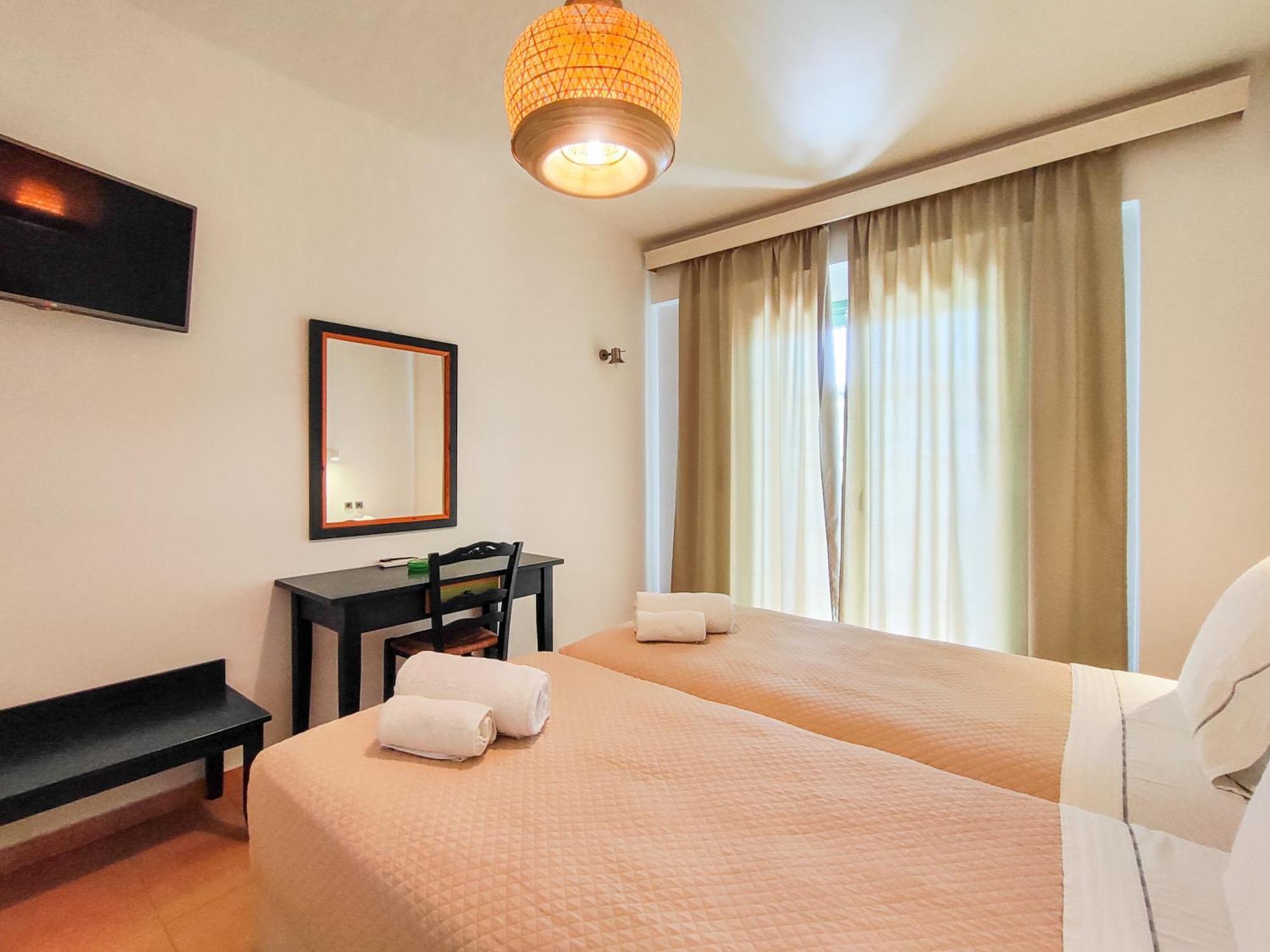 Hotel Dafni Skiathos Town Exterior photo