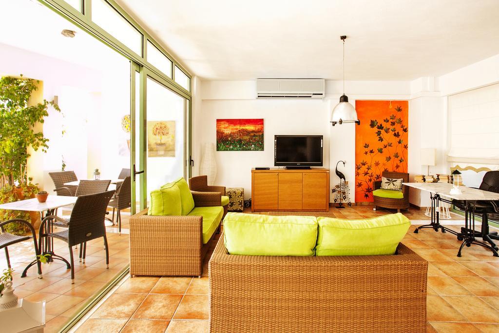 Hotel Dafni Skiathos Town Exterior photo